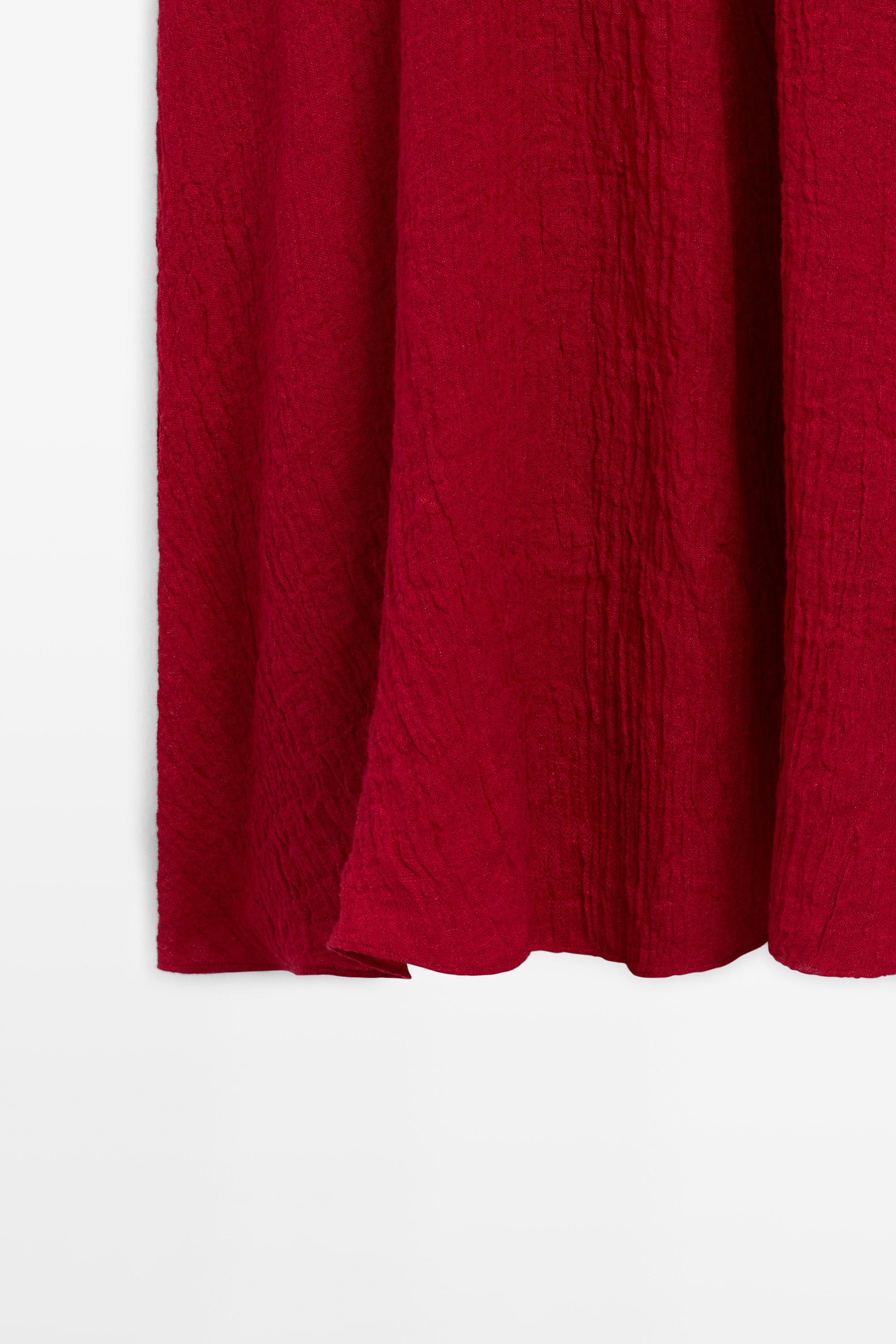 Long 100% linen dress with neckline detail